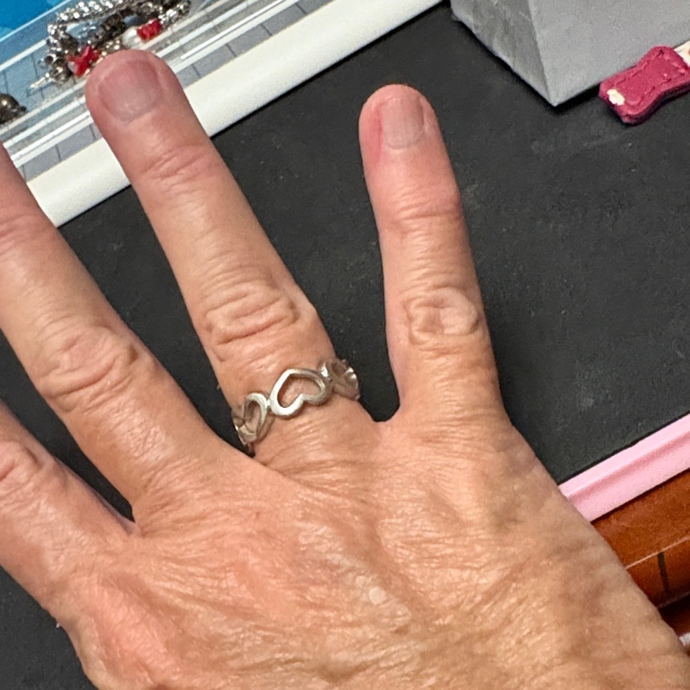 Sweet 925 Sterling Silver  Heart Ring - Picture 3 of 8
